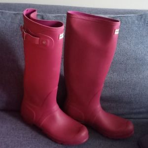 Very Gently used Adjustable Pink long Hunter boots US 10